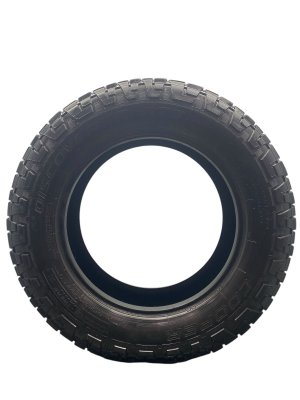 2020-2026 GMC Sierra 2500 HD 275/65R20 Cooper Discoverer AT3 Tire (Used OEM)
