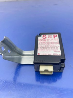 2013-2016 Lexus LS600h Smart Keyless Entry Door Control Module (Used OEM)