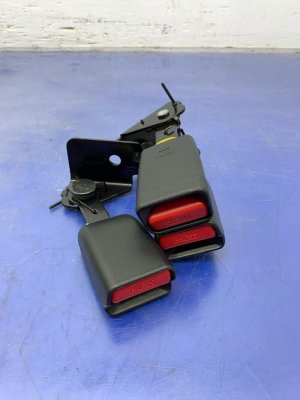2022-2024 Hyundai Santa Cruz Seat Belt Buckle Set - Rear, Left (Driver) (Used OEM)