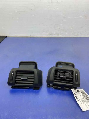 2017-2024 Honda Ridgeline A/C Heater Air Vent Grille Set - Front (Used OEM)
