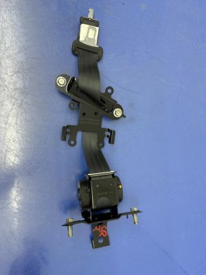 2018-2024 Honda Odyssey Black 2nd Row Center Seat Belt Assembly - Rear, Right (Passenger) (Used OEM)