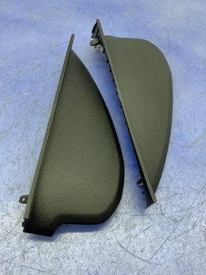 2020-2025 Hyundai Palisade Black Dashboard End Cover Cap Set - Front (Used OEM)