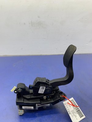 2018-2021 Lincoln Navigator Power Adjustable Accelerator Pedal Assembly (Used OEM)
