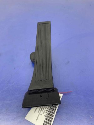 2020-2022 Kia Telluride Accelerator Pedal Assembly with Sensor (Used OEM)