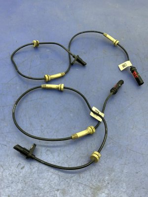 2019-2024 BMW M850i xDrive ABS Wheel Speed Sensor Set - Front (Used OEM)