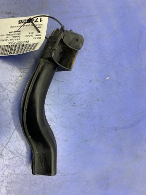 2013-2019 Mercedes-Benz GL550 Engine Air Intake Duct Tube (Used OEM)