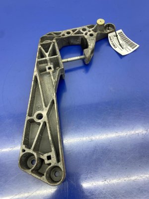 2018-2023 BMW M550i xDrive Transmission Crossmember with Isolator (Used OEM)