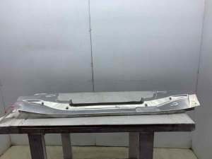 2017-2024 Audi Q7 Cowl Center Reinforcement Bracket - Front (Used OEM)