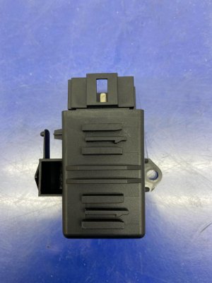 2019-2024 Porsche Cayenne Seat Heater Control Module (Used OEM)