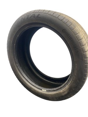2021-2025 Kia Sorento Continental Cross Contact LX Sport 255/45R20 105H Tire (Used OEM)