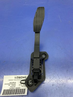 2021-2025 GMC Yukon XL Accelerator Pedal Assembly (Used OEM)