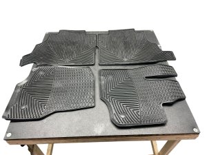 2018-2024 Lincoln Navigator Black WeatherTech Front and Rear Floor Mat Set (Used OEM)