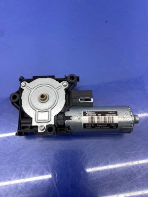 2019-2024 Porsche Cayenne Sunroof Motor - Front (Used OEM)