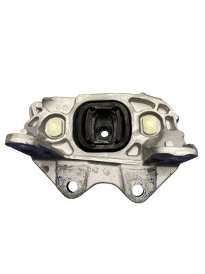 2025 Nissan Kicks Engine Mount Torque Rod Support Bracket (Used OEM)