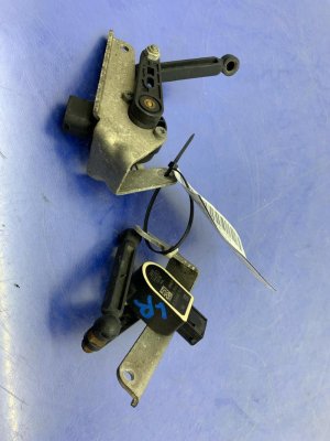 2018 BMW 750i Suspension Level Sensor Assembly Set - Rear (Used OEM)