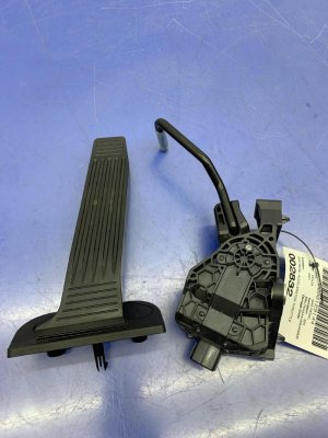 2019-2021 Lexus ES300h Accelerator Pedal and Throttle Sensor Assembly (Used OEM)
