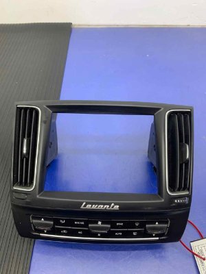 2017-2020 Maserati Ghibli Temperature Control Module with Radio Trim Bezel (Used OEM)