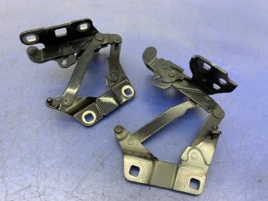 2012-2015 Mercedes-Benz ML350 Hood Hinge Set - Front, Left (Driver) (Used OEM)