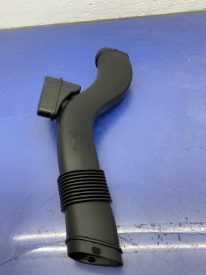 2016-2019 BMW 750i Engine Air Intake Tube and Resonator Assembly (Used OEM)