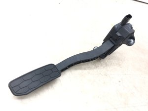2017-2020 Jaguar F-Pace Accelerator Pedal Assembly with Sensor and Brake Pedal Cover (Used OEM)