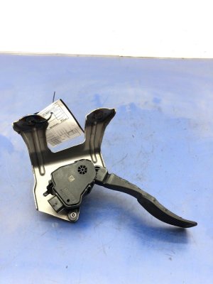 2014-2020 Nissan Versa Note Accelerator Pedal Position Sensor Assembly with Mounting Bracket (Used OEM)