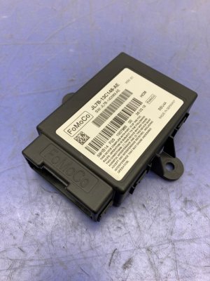 2018-2021 Lincoln Navigator Headlamp Control Module (Used OEM)