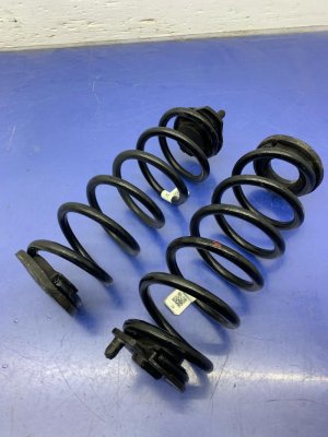 2023-2025 Honda HR-V Suspension Coil Spring Set - Rear (Used OEM)