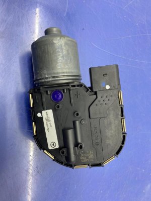 2015-2018 Mercedes-Benz C280 Windshield Wiper Motor and Linkage Assembly - Front (Used OEM)
