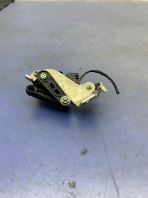 2016-2022 BMW M760i xDrive Suspension Height Level Sensor - Front, Left (Driver) (Used OEM)