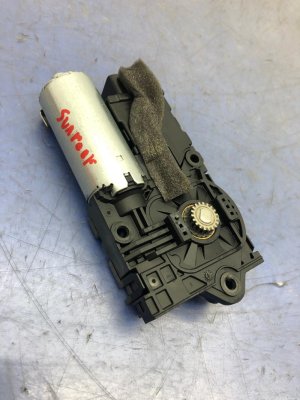 2018-2024 Nissan Murano Panoramic Sunroof Motor (Used OEM)