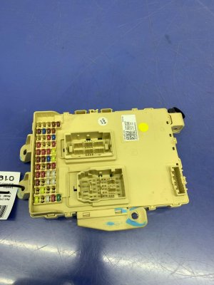 2022-2023 Hyundai Santa Cruz Cabin Fuse Relay Junction Box (Used OEM)