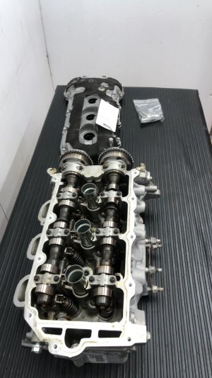2018-2024 Chevrolet Traverse Engine Cylinder Head with Valve Covers - Right (Passenger) (Used OEM)