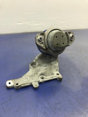 2014-2017 Mercedes-Benz S320 Engine Mount with Frame Mount (Used OEM)