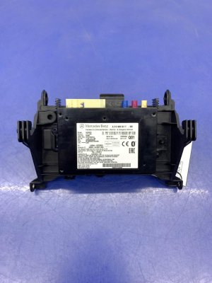 2018 Mercedes-Benz E350 Center Console Radio Command Controller Assembly (Used OEM)
