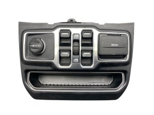 2018-2023 Jeep Wrangler Center Window Switch and Media Outlet Bezel (Used OEM)