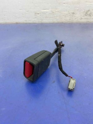 2017-2024 Maserati Levante Seat Belt Buckle - Front (Used OEM)