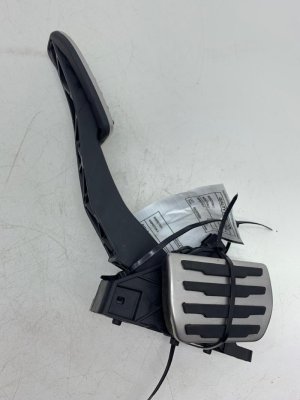 2018-2020 Jaguar E-Pace Accelerator Pedal Assembly (Used OEM)