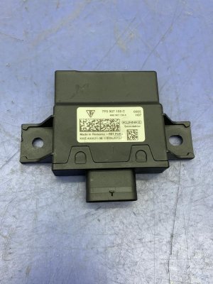 2017-2018 Porsche Cayenne Engine Sound Actuator Control Module (Used OEM)