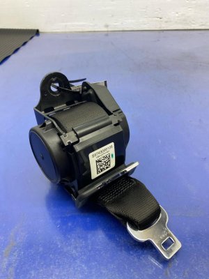 2017-2020 BMW 528i Black Center Seat Belt Assembly - Rear, Left (Driver) (Used OEM)