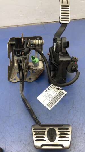 2014-2020 Maserati Quattroporte Gas Accelerator and Brake Pedal Assembly (Used OEM)