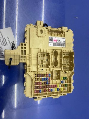2021-2024 Kia Sorento Cabin Fuse and Relay Box - Front (Used OEM)
