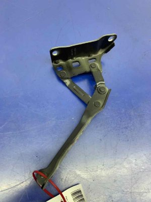 2020-2025 Hyundai Palisade Hood Hinge Bracket - Right (Passenger) (Used OEM)