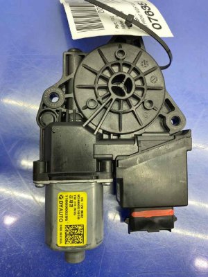 2019-2020 Hyundai Santa Fe Door Power Window Regulator and Motor - Front, Right (Passenger) (Used OEM)