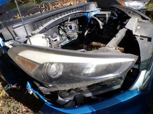 2016-2018 Hyundai Tucson Halogen Headlight Assembly - Right (Passenger) (Used OEM)