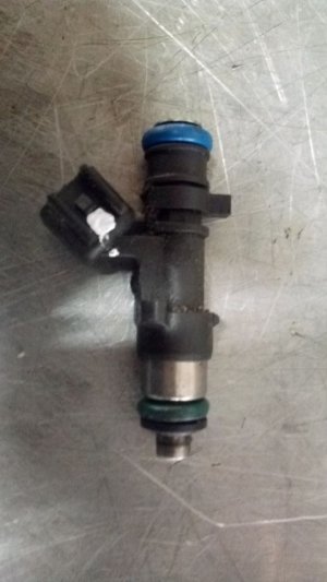 2004-2006 Dodge Stratus Fuel Injector (Used OEM)