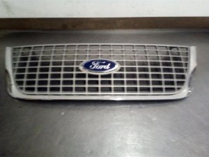 2003-2006 Ford Expedition Silver Grille (Used OEM)