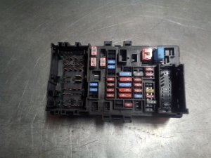 2015 Chevrolet Silverado 1500 Fuse Box (Used OEM)