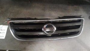 2002-2004 Nissan Altima Black Grille with Chrome Trim (Used OEM)