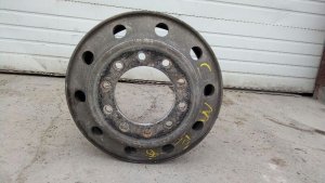  Volvo VNL 22.5x8.25 10-Hole Aluminum Wheel (Used OEM)