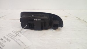 2009-2010 Hummer H3T Door Lock Switch (Used OEM)